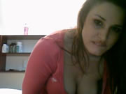 慾火中燒的黑髮大胸熟婦在直播揉乳自摸