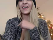 潮吹女王玩小穴噴尿出來