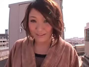 圓奶肥臀的日本少婦戶外乳搖