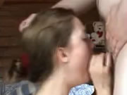 拉丁外八奶女孩與陌生壯男深喉